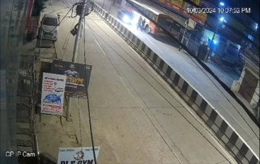 Two men killed, one critically injured in Gorakhpur as a speeding car ...