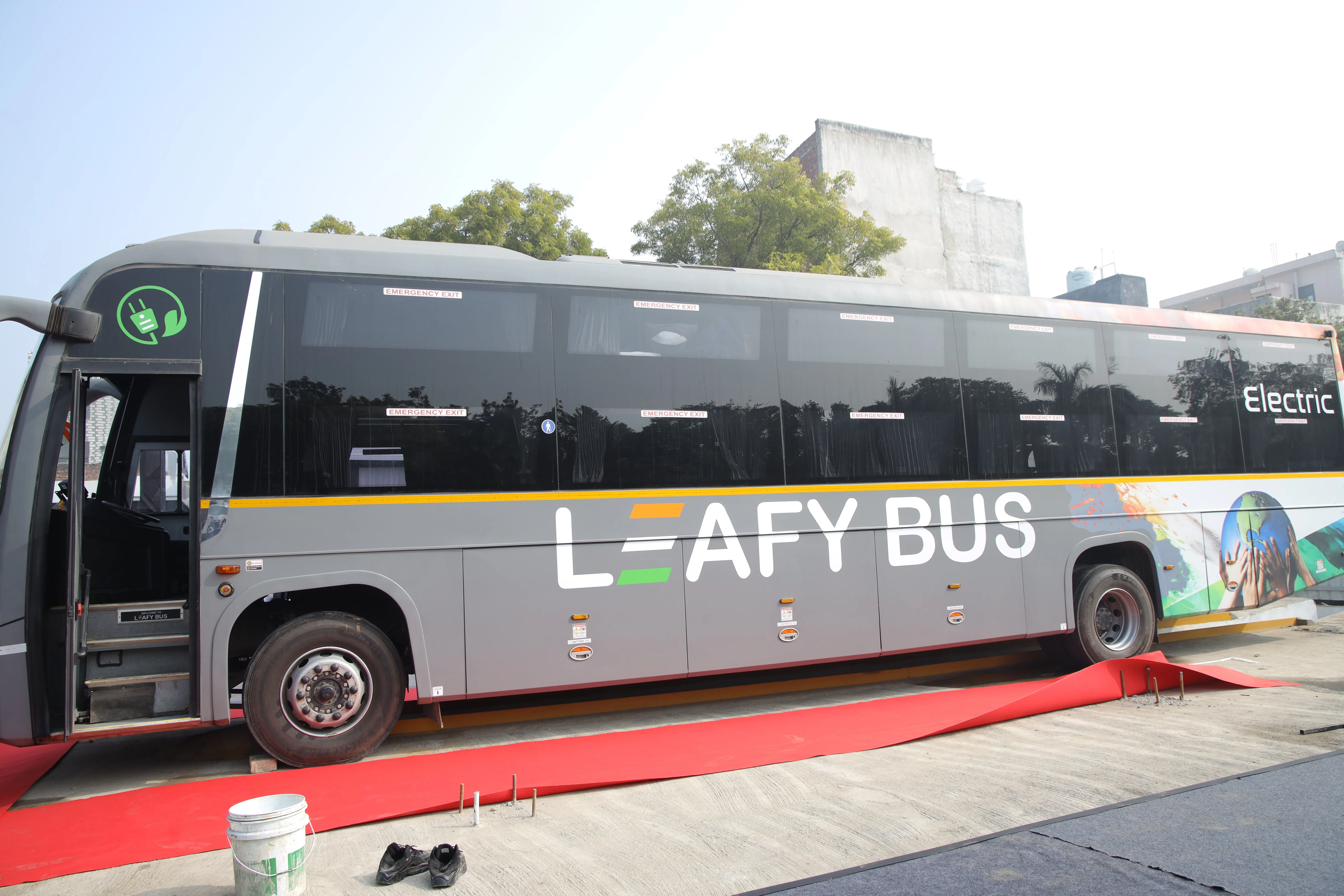 LeafyBus & Eicher Partners To Deploy 100 Skyline Pro E13.5m Electric ...