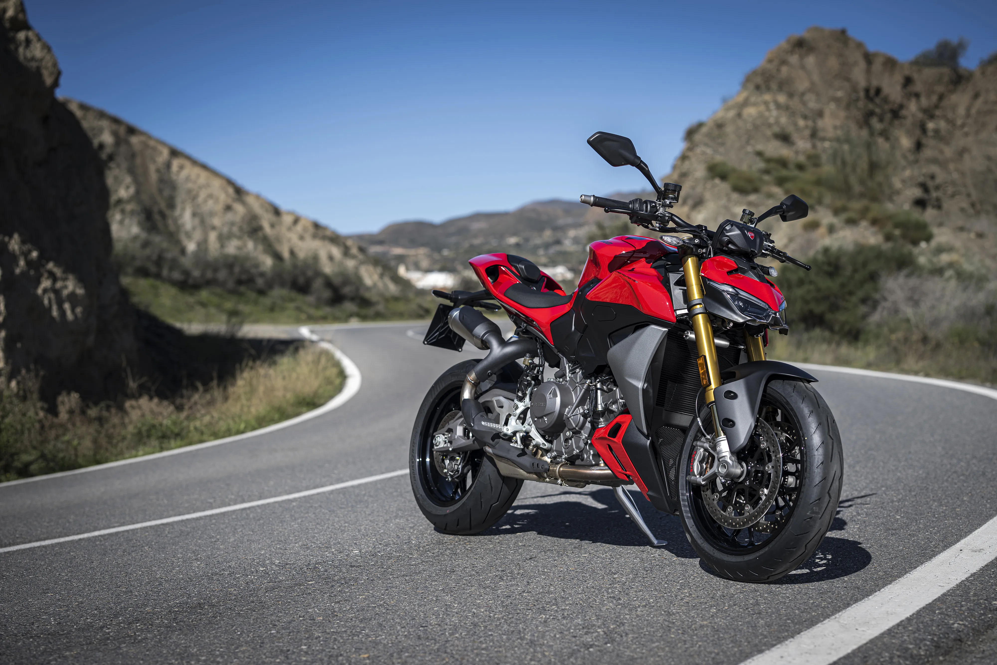 2018 Ducati Monster 821 Review - The Bike That Saved Ducati 25 Years Ago