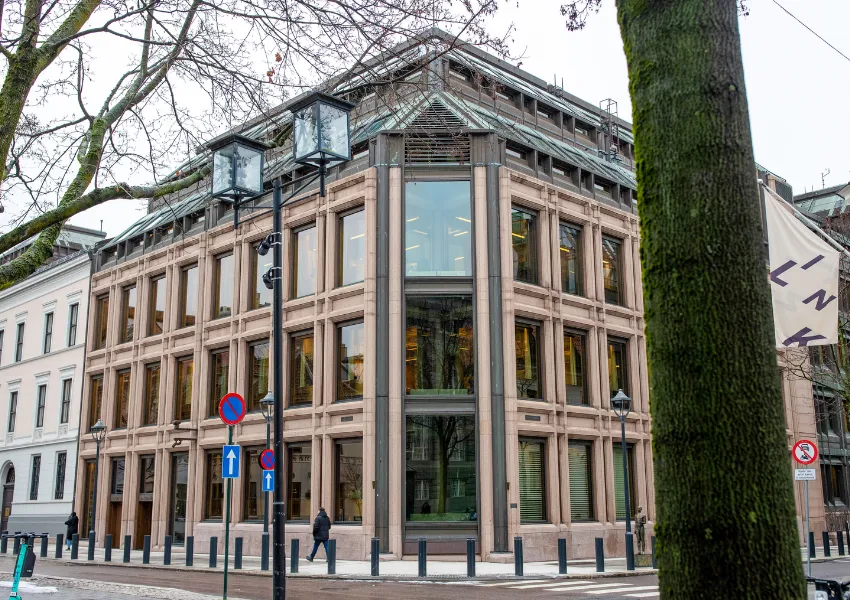 Lenskart Shares Slide 5% As Block Deals Drive Heavy Trading - BW ...