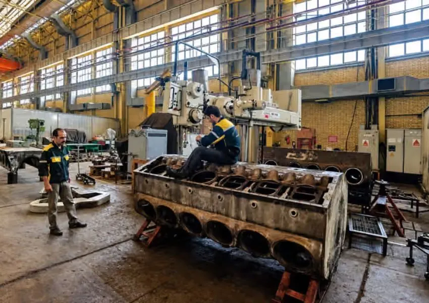Iran Workers Face Wage Delays And Rising Job Risks - BW People