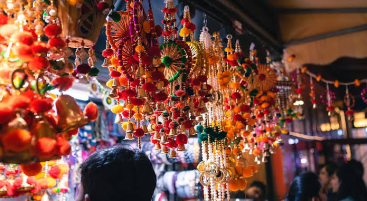 Urban India’s Festive Spending Set To Fall 6% To Rs 1.97 Lakh Cr - BW ...
